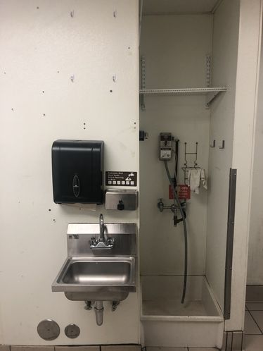 Stand Alone Building Lease Opportunity: 11636 SW Pacific Hwy, Portland, OR 97223